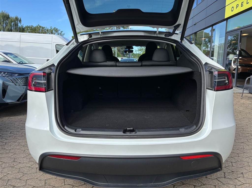 Tesla Model Y EL Long Range AWD 514HK 5d Aut. - Image 7