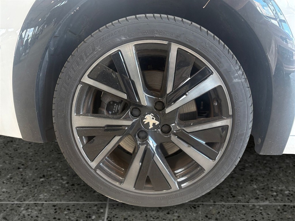 Peugeot e-208 EL GT 136HK 5d Aut. - Image 4