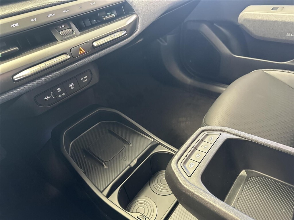 Kia EV4 Fastback Long Range Business Plus 204HK Aut. - Image 11
