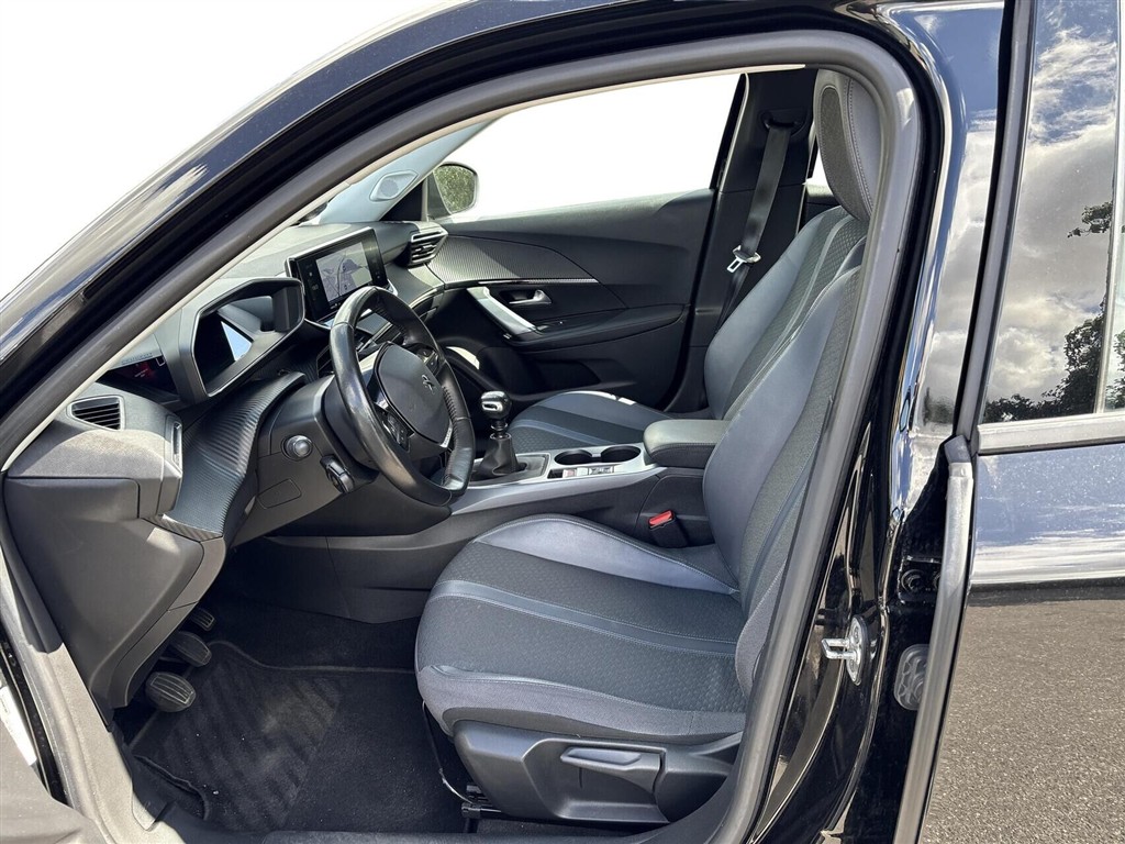 Peugeot 2008 1,2 PureTech Allure Tour 130HK 5d - Image 4