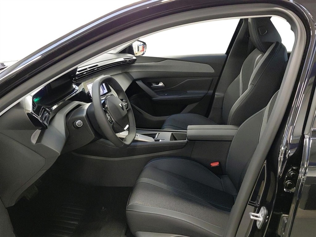 Peugeot e-308 SW EL Allure 156HK Stc Aut. - Image 4
