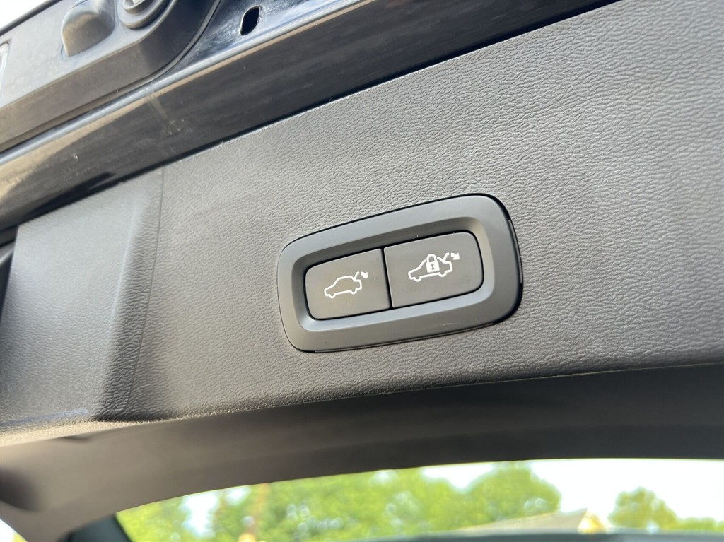 Volvo XC40 P8 Recharge Twin Pro AWD 408HK 5d Aut. - Image 17