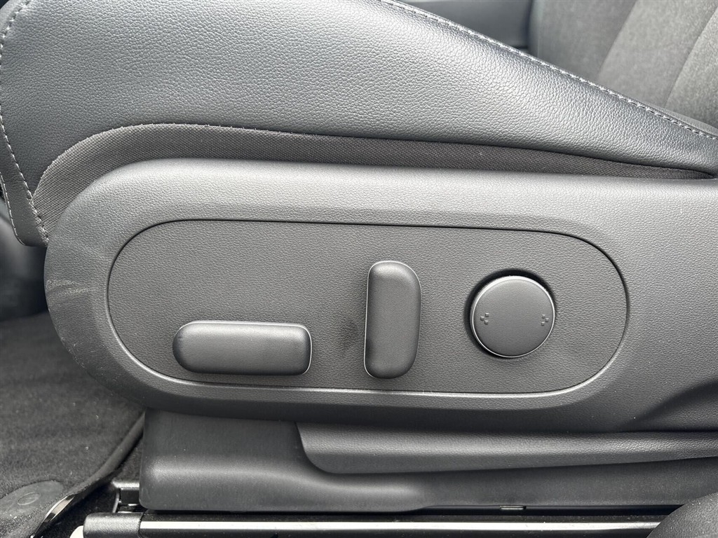 Hyundai Ioniq 5 Electric 84 kWh Core Plus 229HK 5d Aut. - Image 8