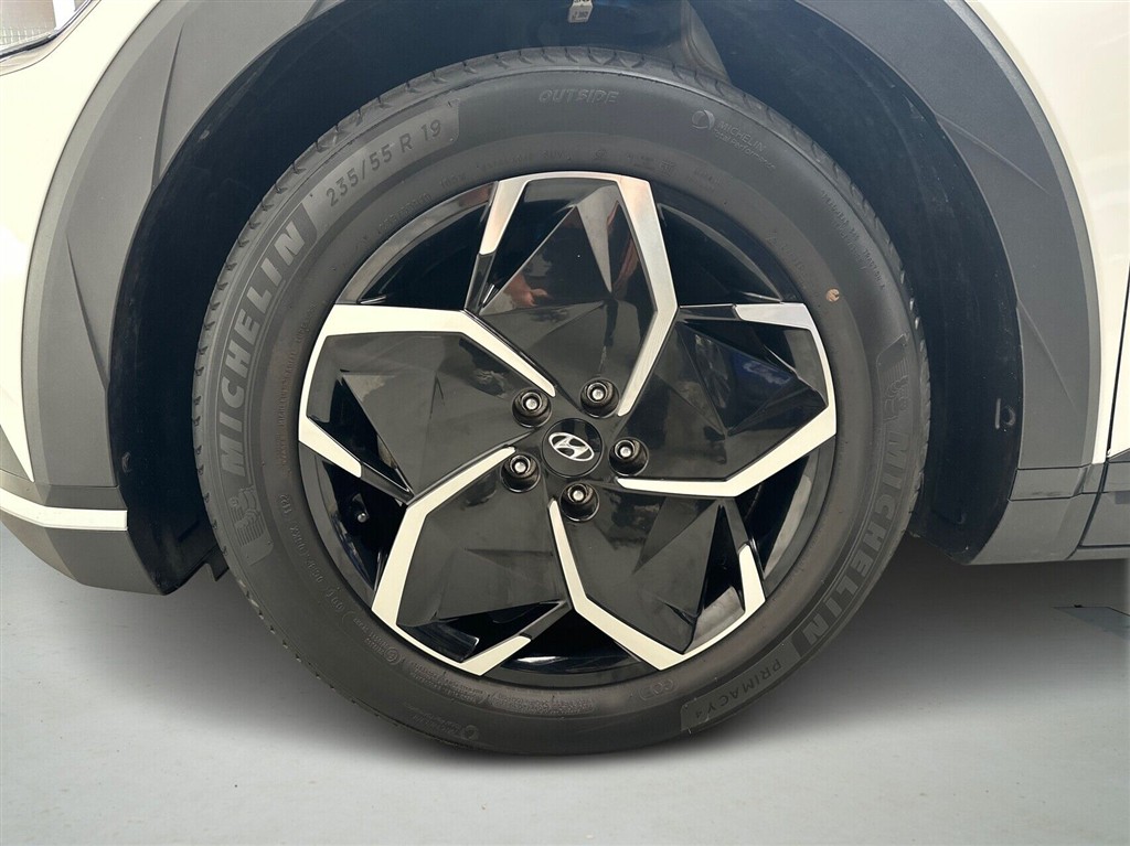 Hyundai Ioniq 5 Electric 84 kWh Techniq 229HK 5d Aut. - Image 9
