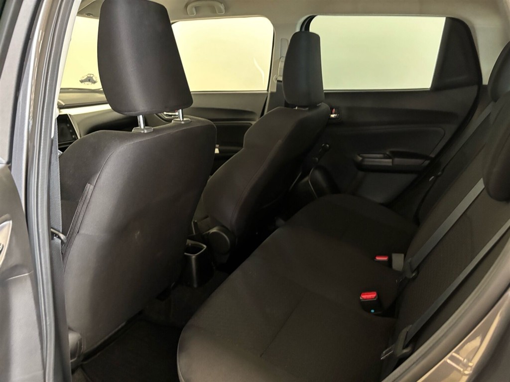 Suzuki Swift 1,2 Dualjet Mild hybrid Action AEB 83HK 5d - Image 5
