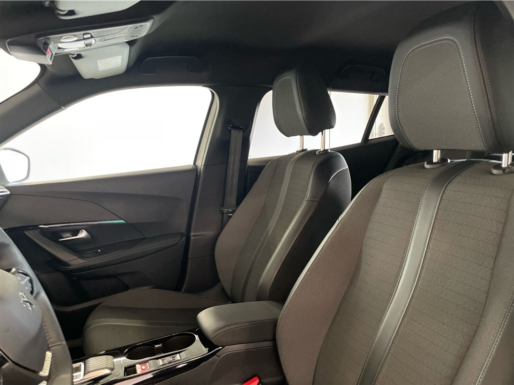 Peugeot e-2008 EL Allure Pack 136HK 5d Aut. - Image 13