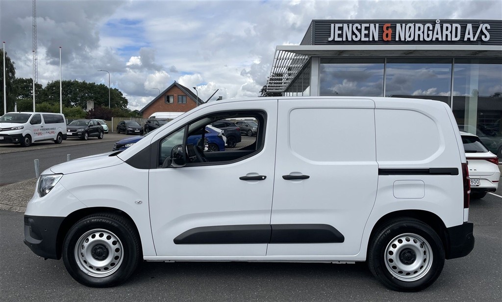 Opel Combo-e L1 EL 136HK Van Aut. - Image 2