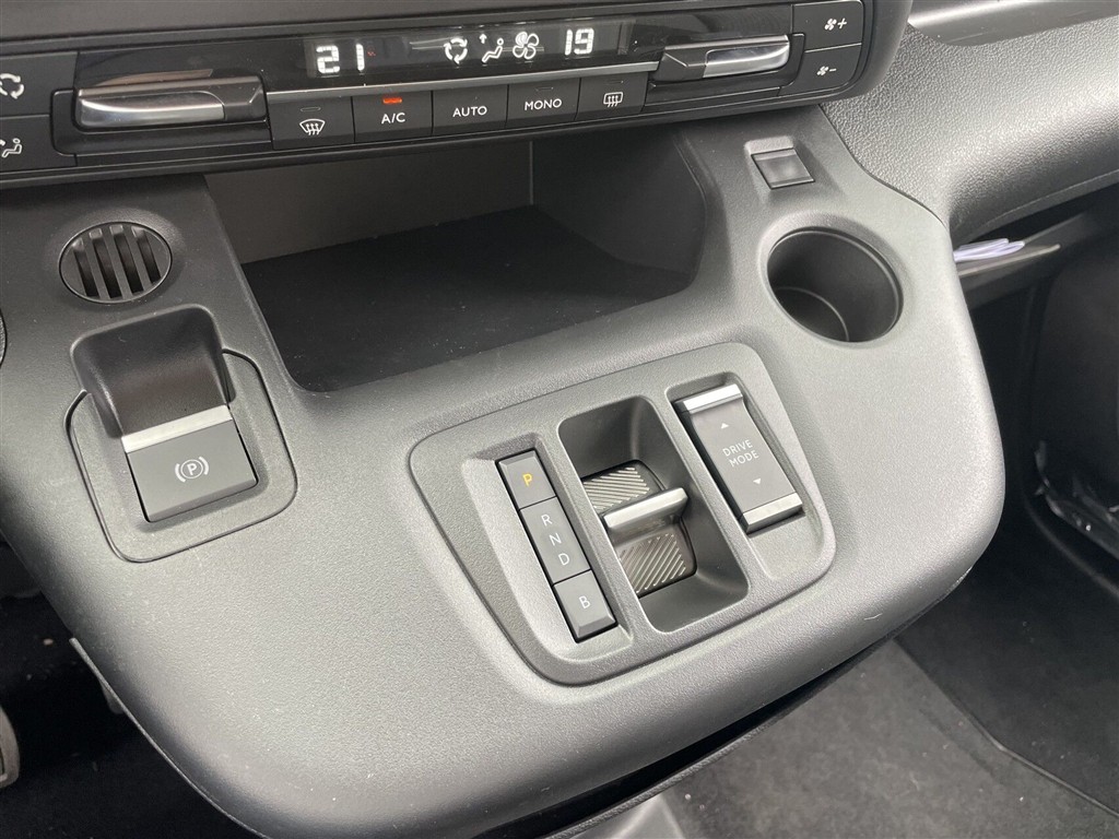 Opel Combo-e L1 EL 136HK Van Aut. - Image 14