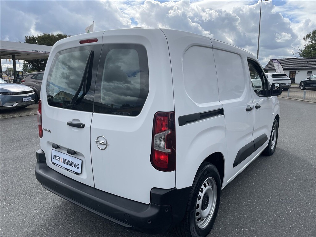 Opel Combo-e L1 EL 136HK Van Aut. - Image 4