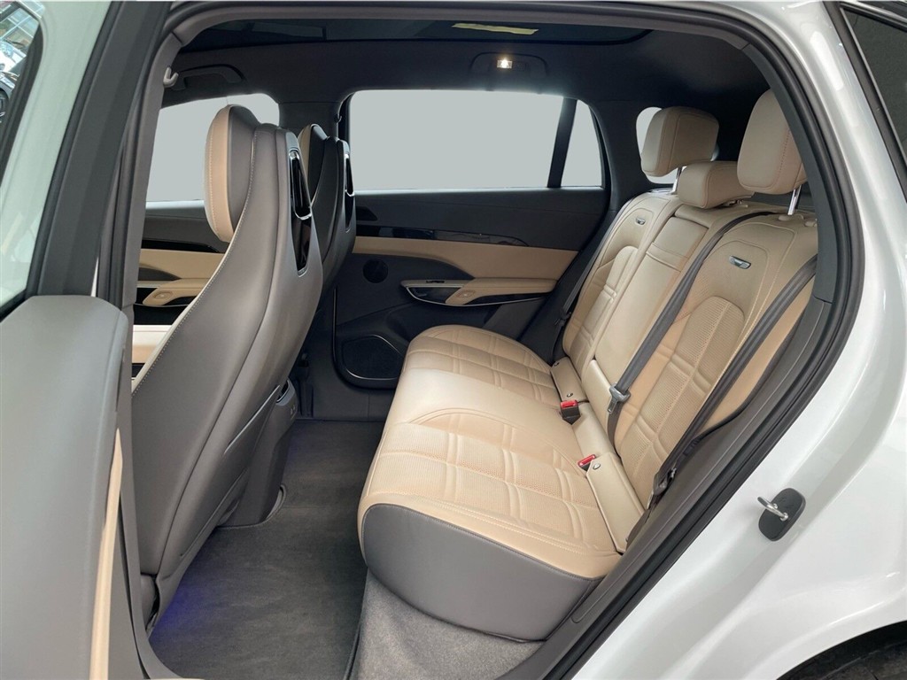 Hongqi EHS7 EL Exclusive 344HK 5d Aut. - Image 12