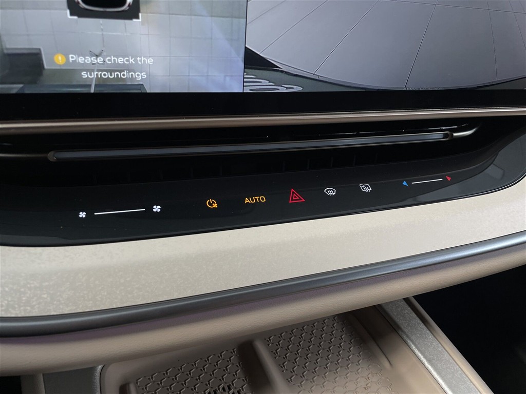 Hongqi EHS7 EL Exclusive 344HK 5d Aut. - Image 16