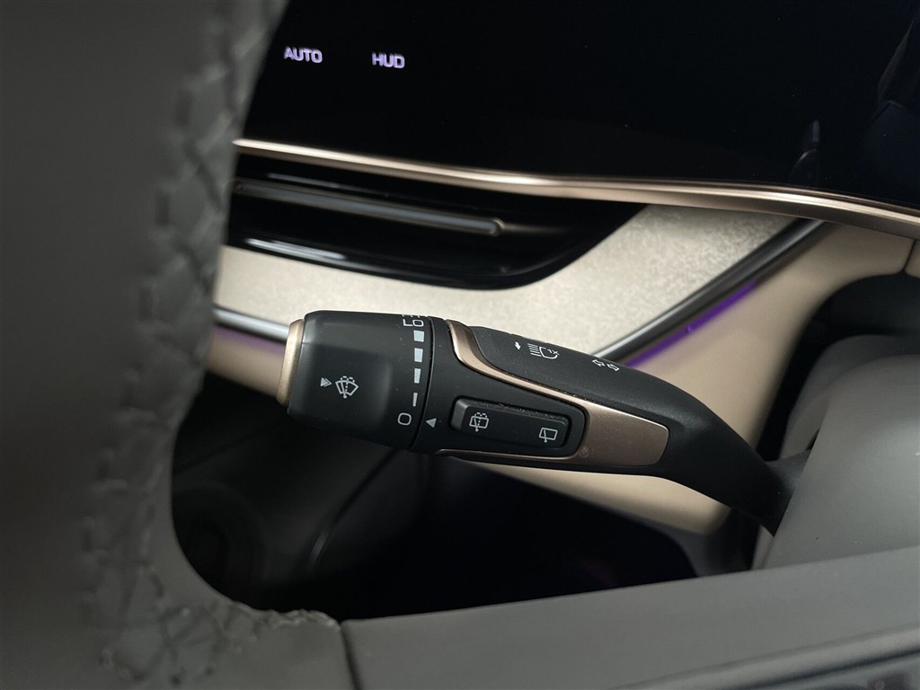 Hongqi EHS7 EL Exclusive 344HK 5d Aut. - Image 22