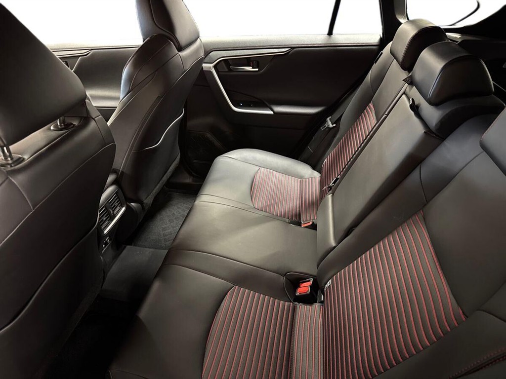 Toyota RAV4 Plug-in 2,5 Plugin-hybrid H3 Style AWD 306HK 5d 6g Aut. - Image 11