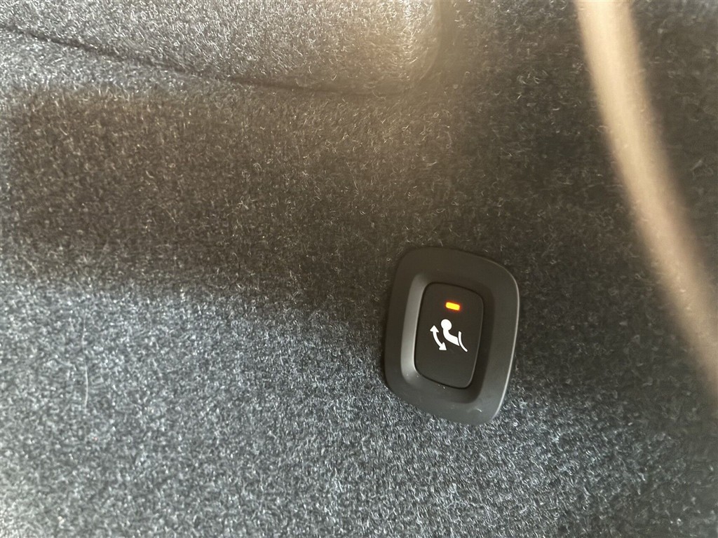 Volvo XC40 Recharge Twin Ultimate AWD 408HK 5d Aut. - Image 13
