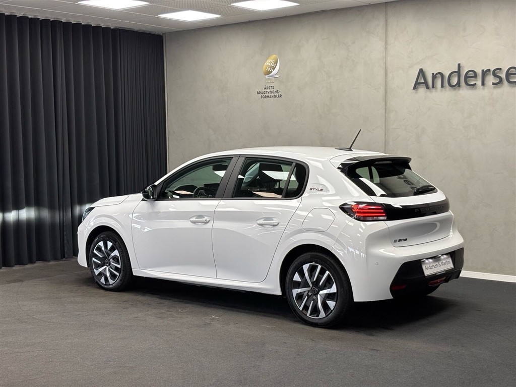 Peugeot e-208 EL Style 136HK 5d Aut. - Image 3