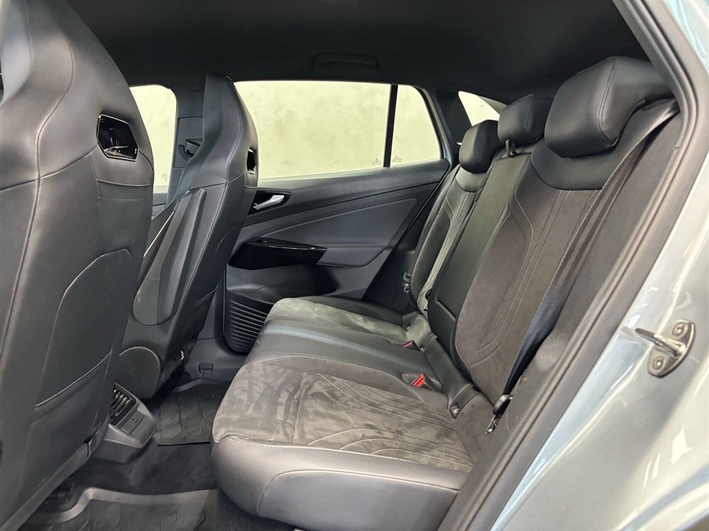 VW ID.4 EL Pro Performance 204HK 5d Aut. - Image 11