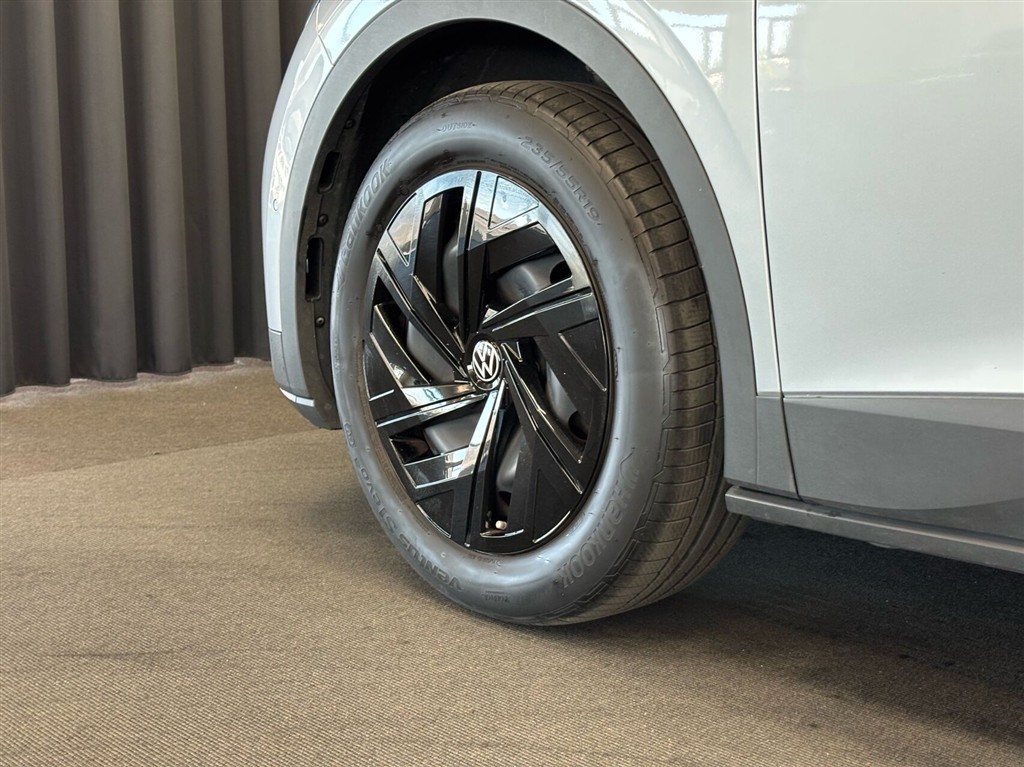VW ID.4 EL Pro Performance 204HK 5d Aut. - Image 5