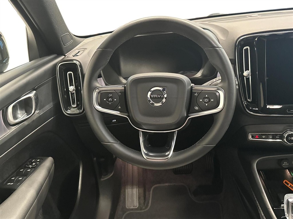 Volvo XC40 P6 Recharge Plus 231HK 5d Aut. - Image 11