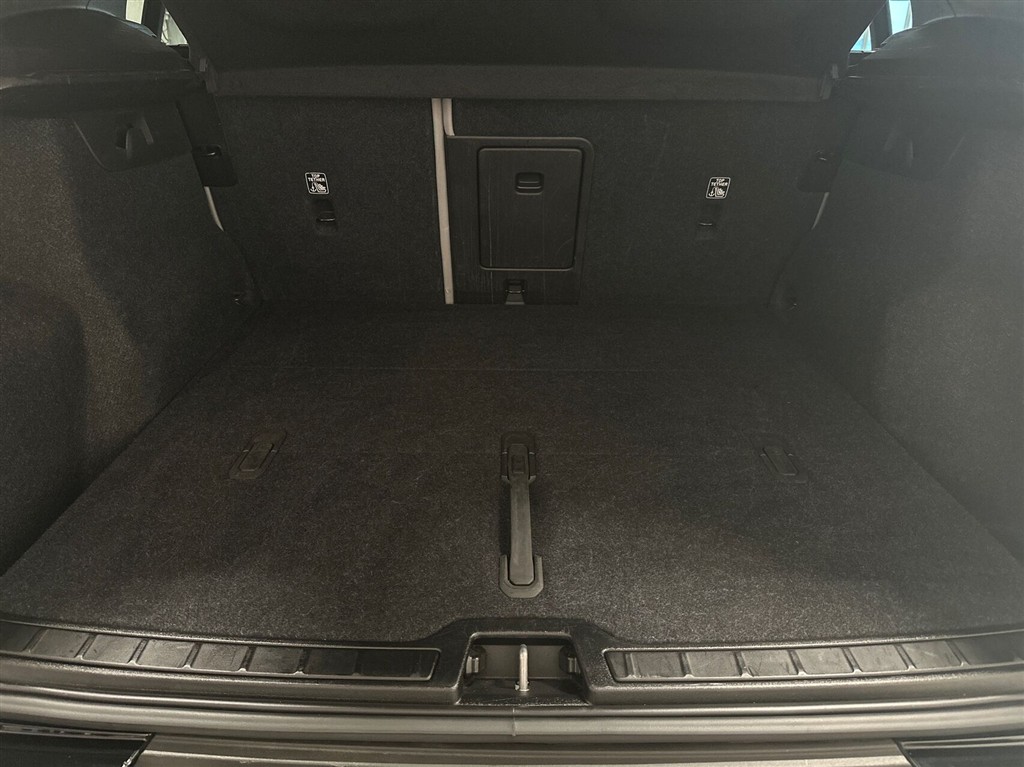 Volvo XC40 P6 Recharge Plus 231HK 5d Aut. - Image 14