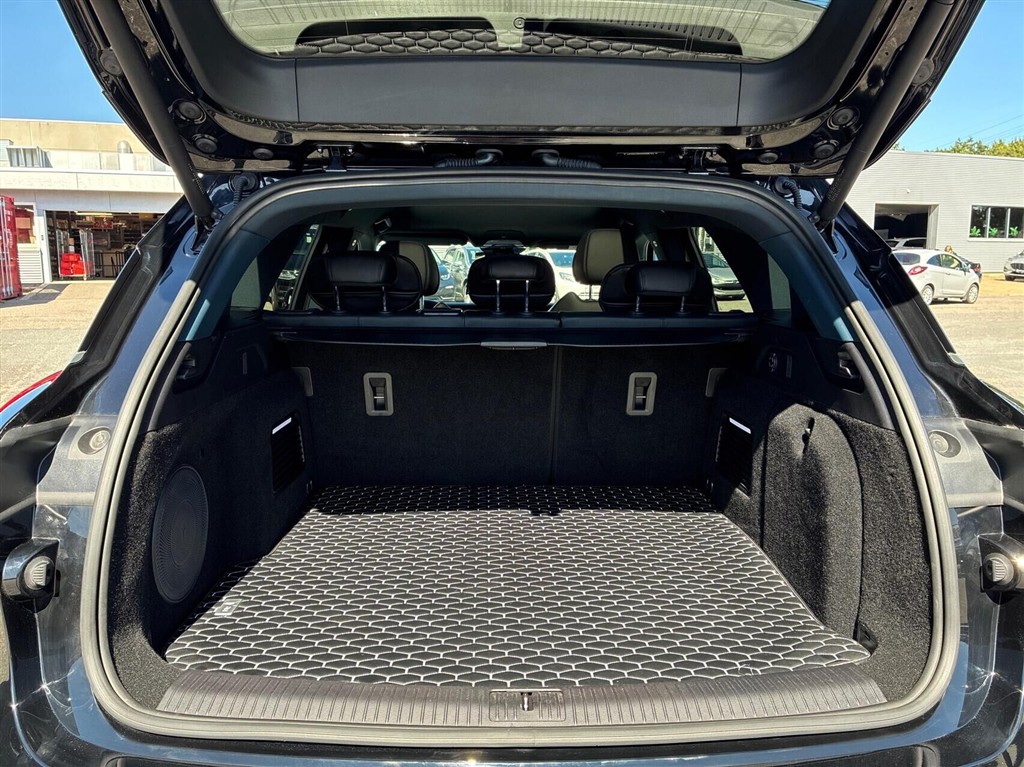 Voyah Free EL First Edition Platinium AWD 489HK 5d Aut. - Image 14