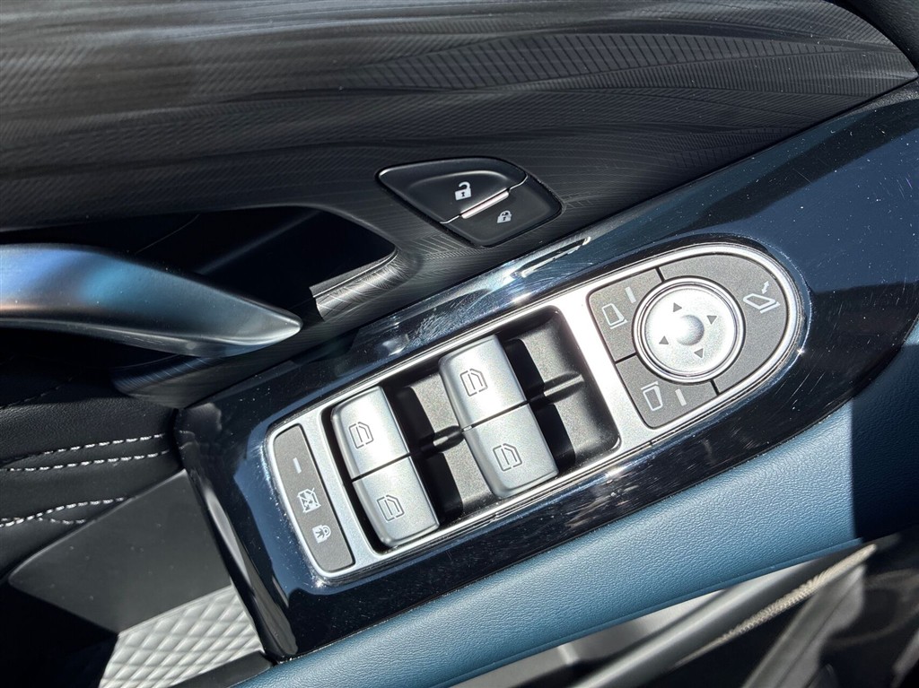 Voyah Free EL First Edition Platinium AWD 489HK 5d Aut. - Image 17