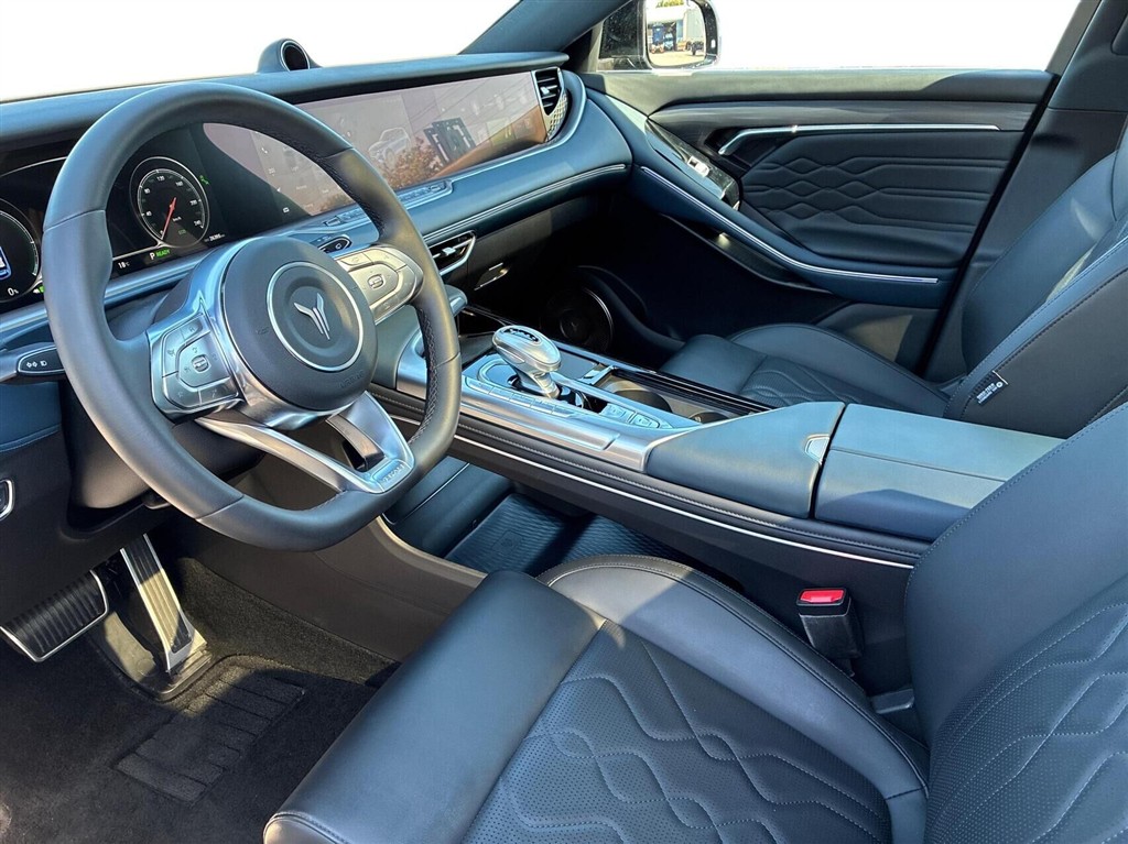 Voyah Free EL First Edition Platinium AWD 489HK 5d Aut. - Image 3