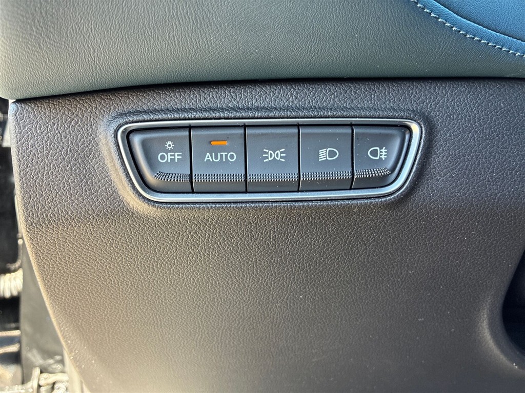Voyah Free EL First Edition Platinium AWD 489HK 5d Aut. - Image 21