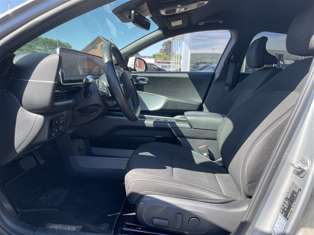 Hyundai Ioniq 6 Electric 77,4 kWh Advanced 229HK Aut. - Image 7