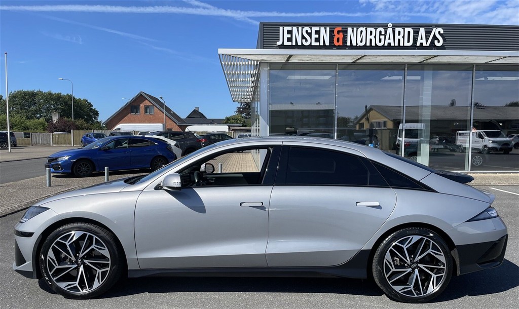 Hyundai Ioniq 6 Electric 77,4 kWh Advanced 229HK Aut. - Image 2