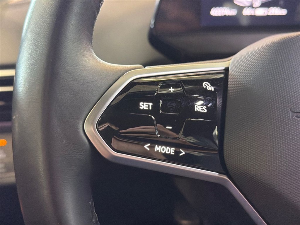 VW ID.4 EL Pro Performance 204HK 5d Aut. - Image 13