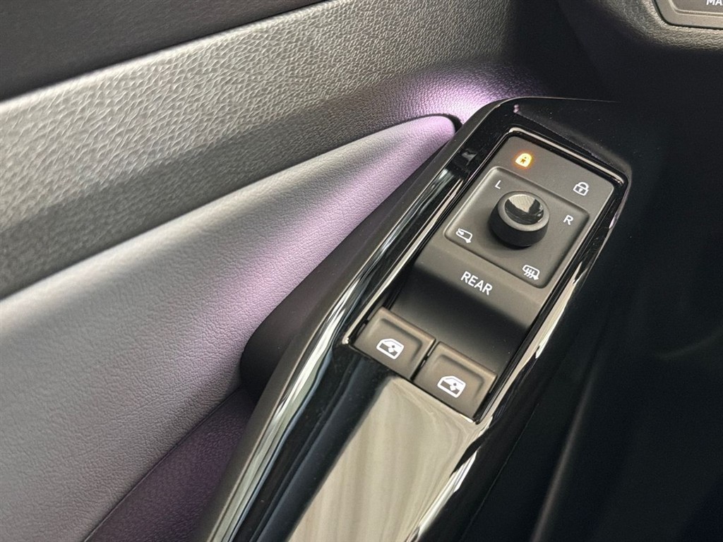 VW ID.4 EL Pro Performance 204HK 5d Aut. - Image 17