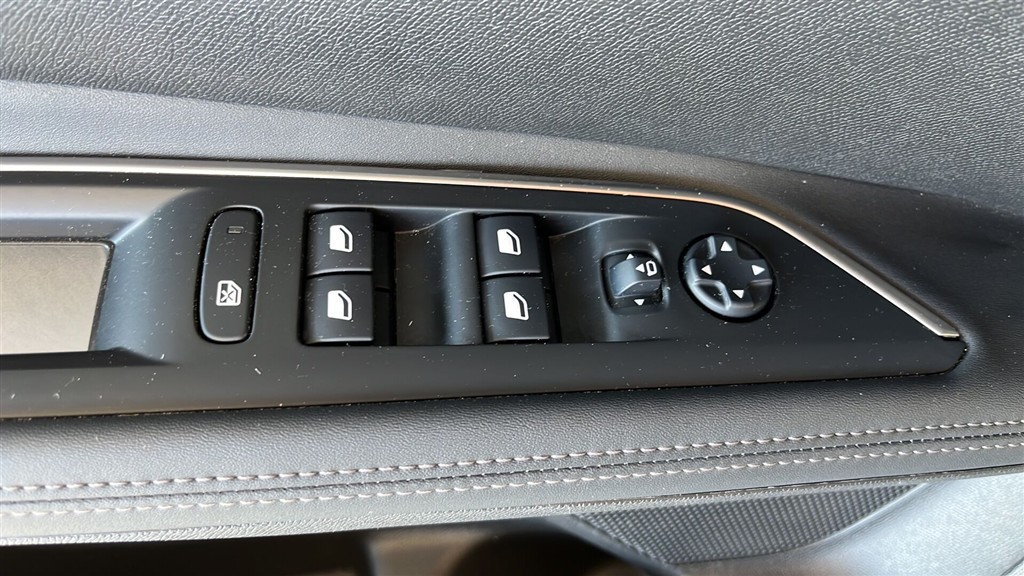 Peugeot 5008 1,2 PureTech Allure 130HK 5d 6g - Image 17