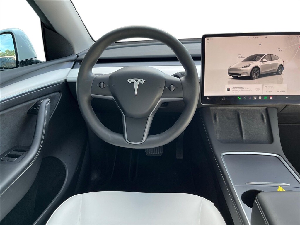 Tesla Model Y EL RWD 299HK 5d Aut. - Image 9