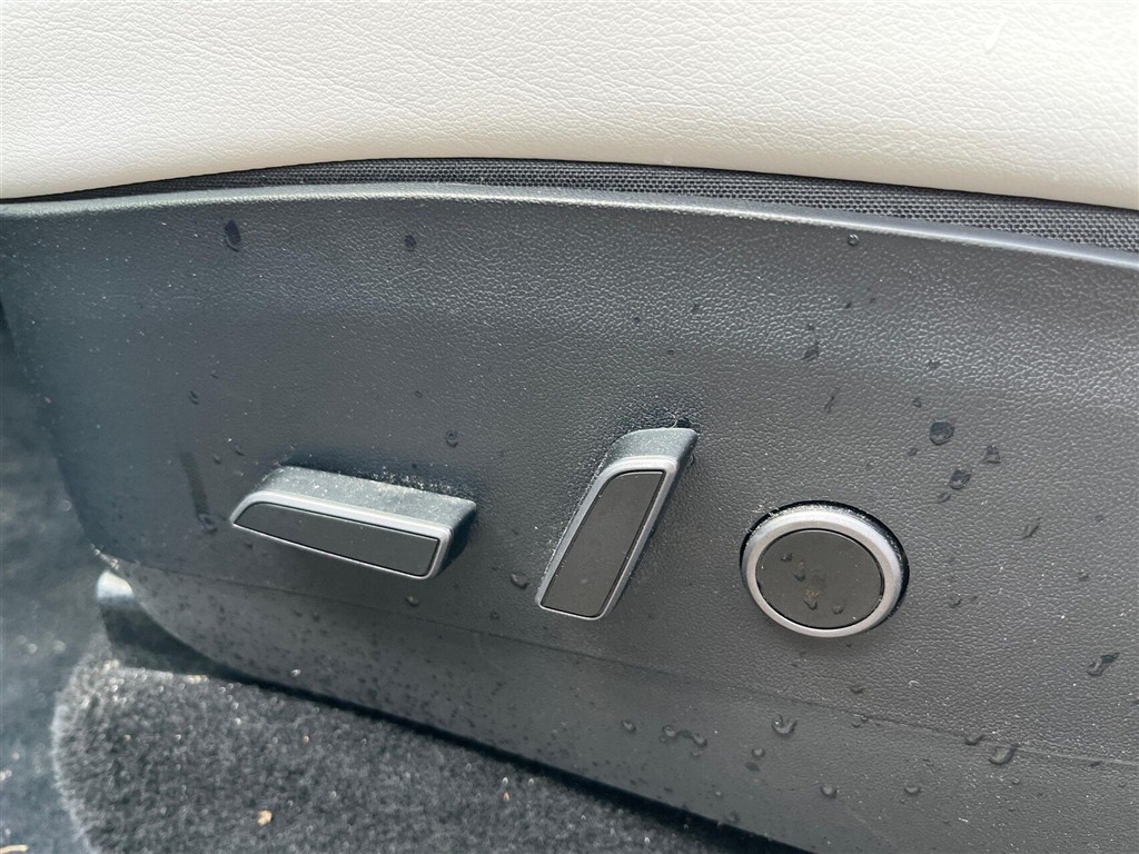 Tesla Model Y EL RWD 299HK 5d Aut. - Image 19