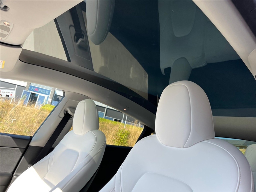 Tesla Model Y EL RWD 299HK 5d Aut. - Image 20