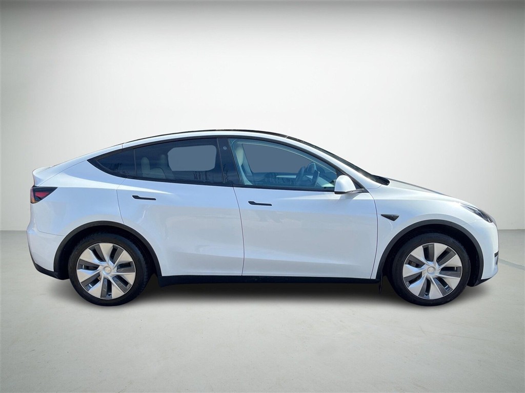 Tesla Model Y EL RWD 299HK 5d Aut. - Image 5