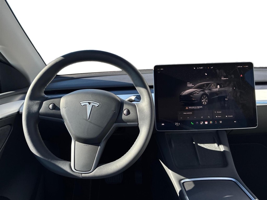 Tesla Model Y EL RWD 299HK 5d Aut. - Image 9