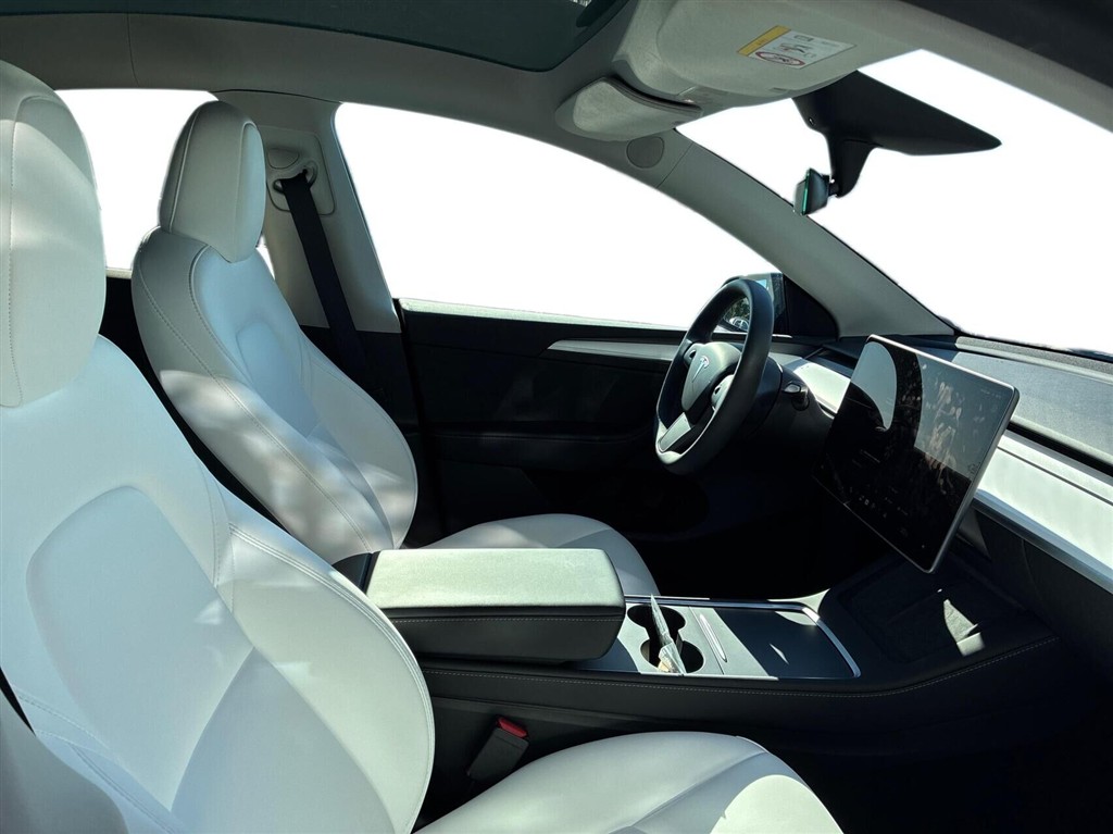 Tesla Model Y EL RWD 299HK 5d Aut. - Image 10