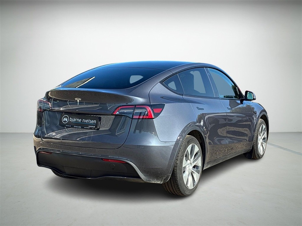 Tesla Model Y EL RWD 299HK 5d Aut. - Image 2
