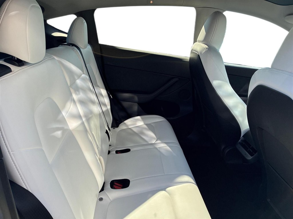 Tesla Model Y EL RWD 299HK 5d Aut. - Image 12