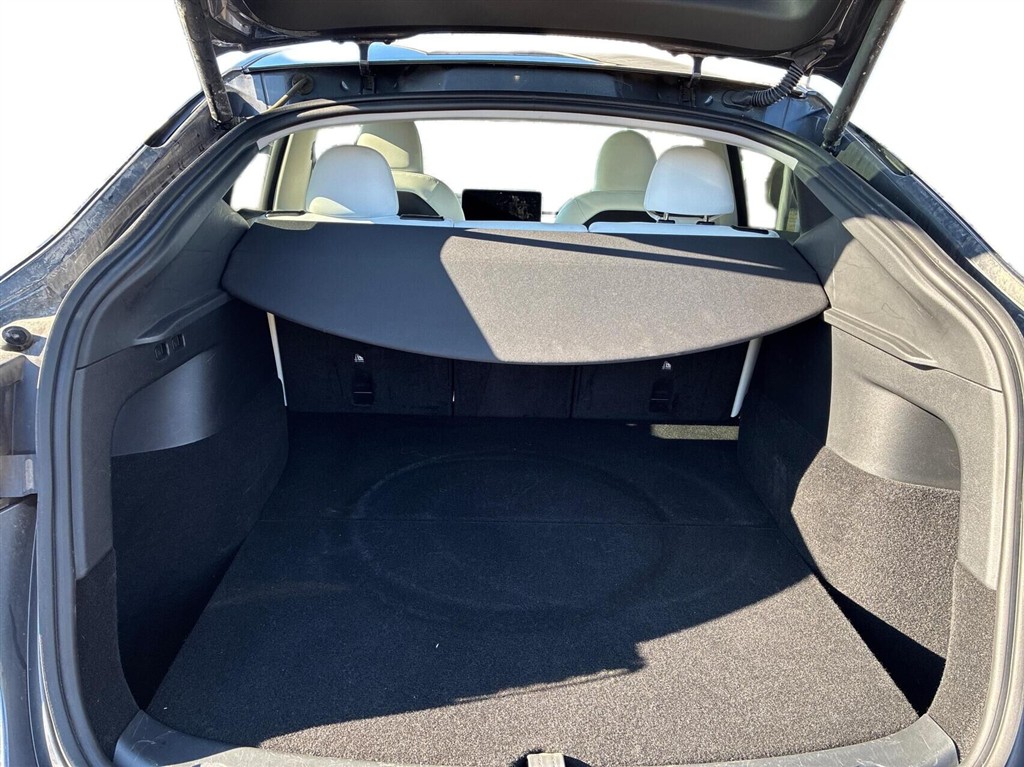 Tesla Model Y EL RWD 299HK 5d Aut. - Image 13