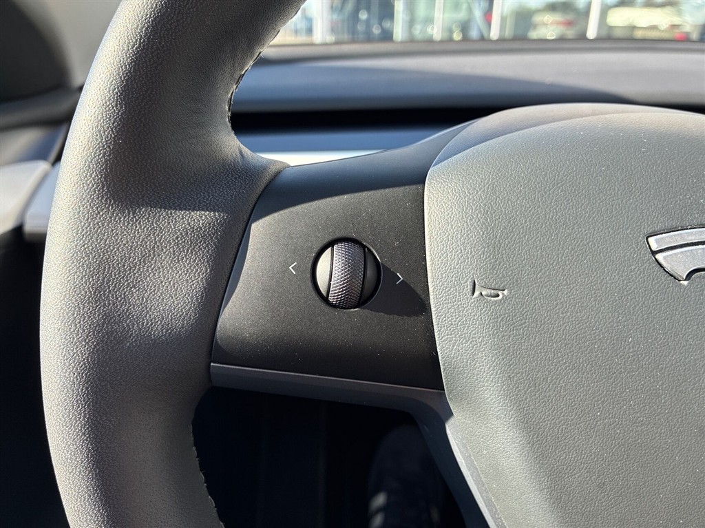 Tesla Model Y EL RWD 299HK 5d Aut. - Image 16