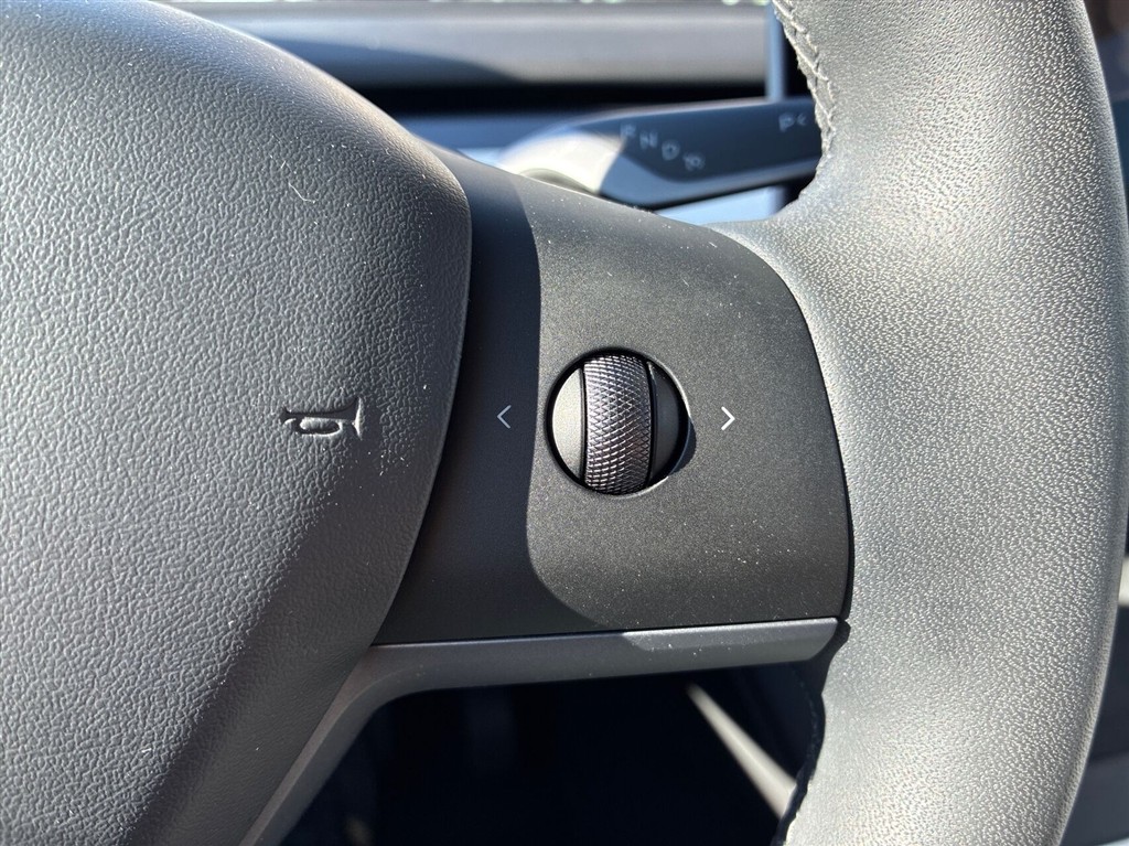 Tesla Model Y EL RWD 299HK 5d Aut. - Image 17