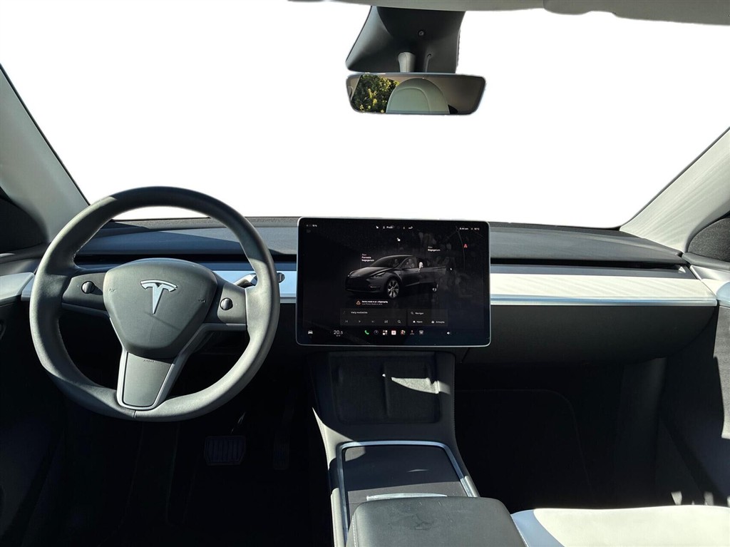 Tesla Model Y EL RWD 299HK 5d Aut. - Image 4