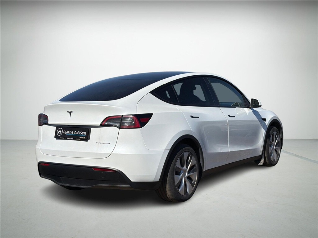 Tesla Model Y EL RWD 299HK 5d Aut. - Image 2
