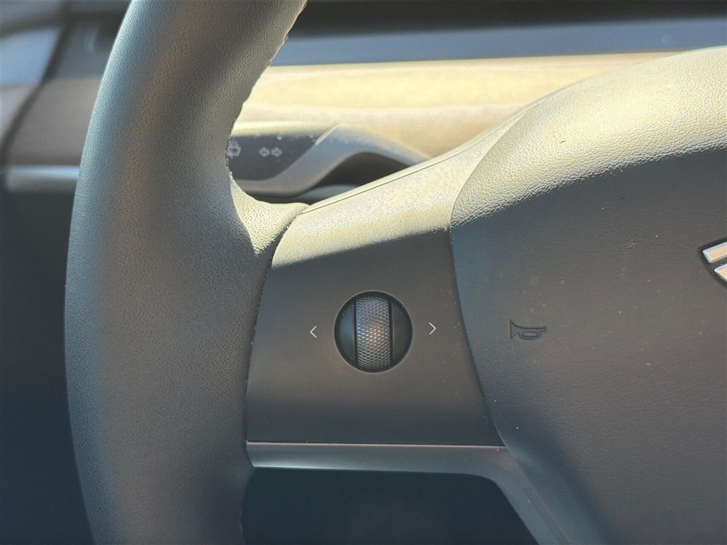 Tesla Model Y EL RWD 299HK 5d Aut. - Image 17