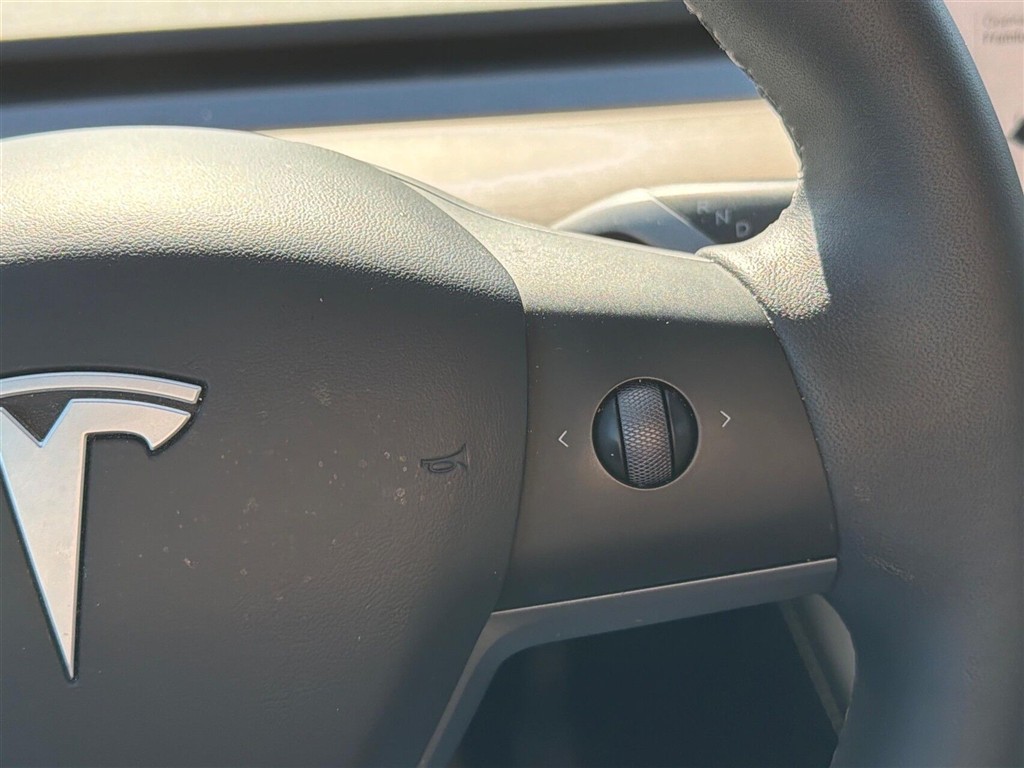 Tesla Model Y EL RWD 299HK 5d Aut. - Image 18