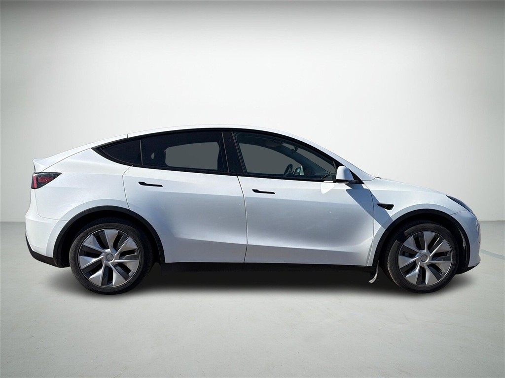 Tesla Model Y EL RWD 299HK 5d Aut. - Image 5