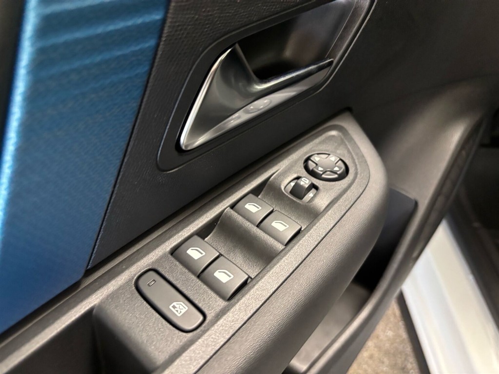 Citroën e-C4 X EL Shine 136HK 5d Aut. - Image 7