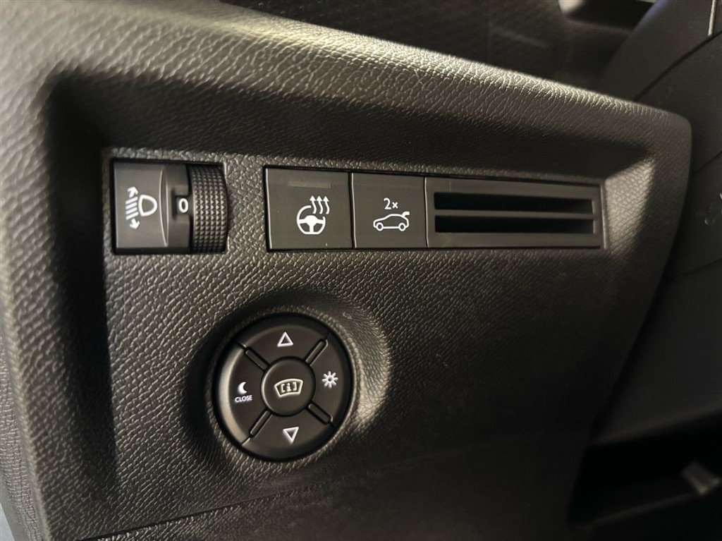 Citroën e-C4 X EL Shine 136HK 5d Aut. - Image 8